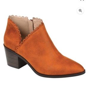 New in box Tessa Ankle Bootie Rust
